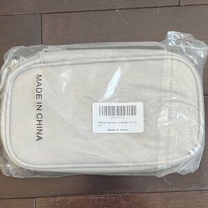 Gray Tablet and Accessory Carrying Case - Portable Storage Pouch